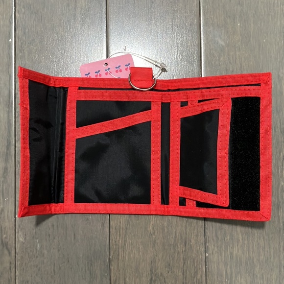 NWT Y2K Vintage 2003 Hello Kitty Apple New York Wallet - Picture 3 of 7